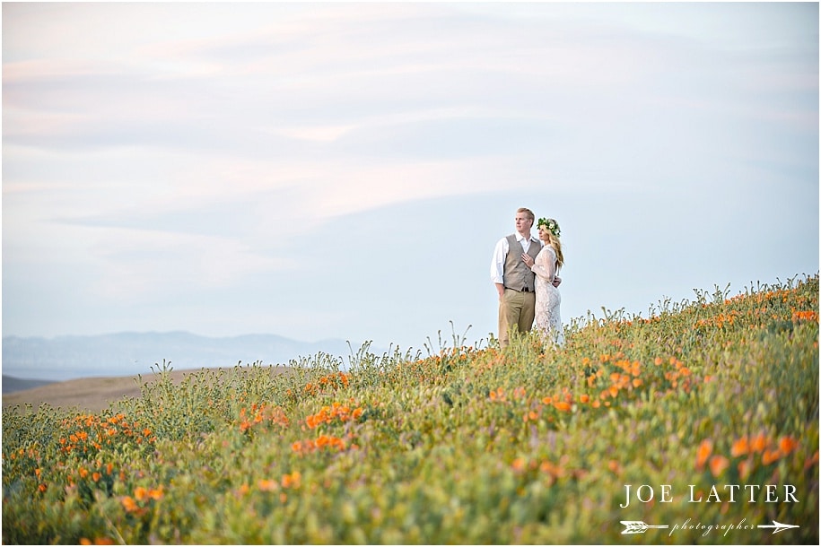 0026 Engagement photographer wedding pretty flowers