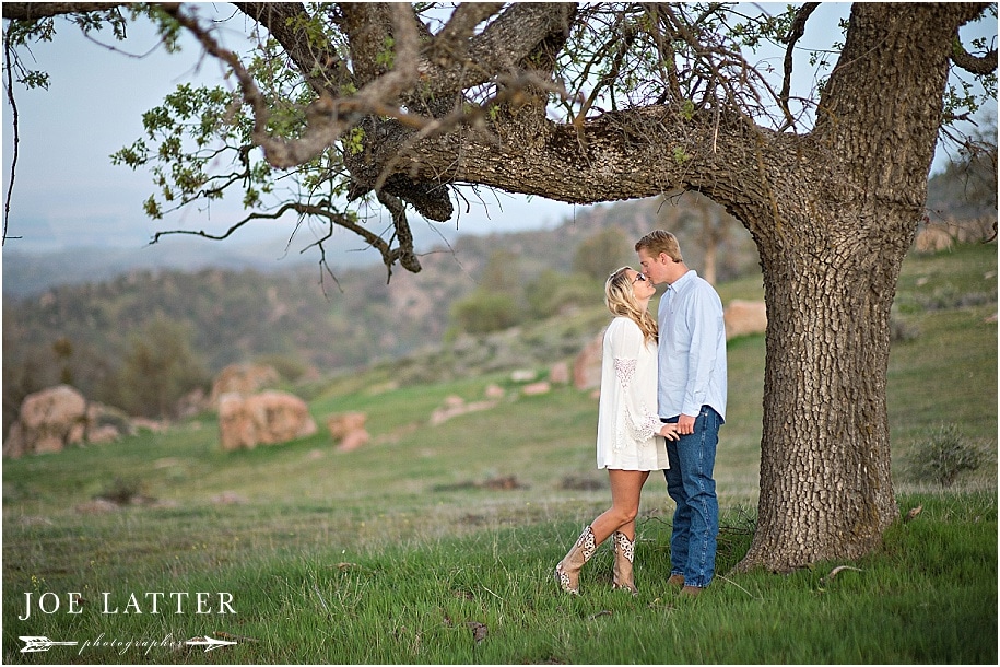 0039 Engagement photographer wedding pretty flowers