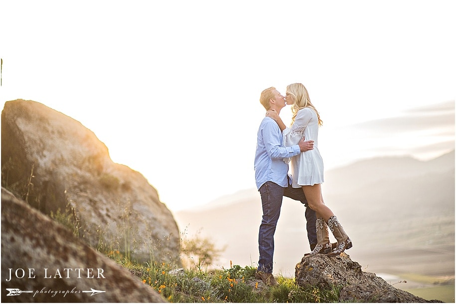 0044 Engagement photographer wedding pretty flowers