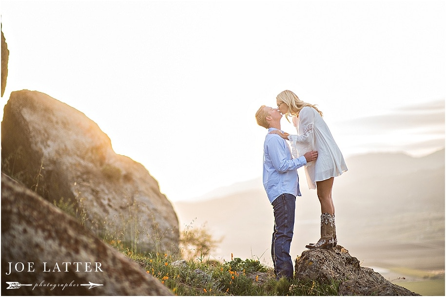 0045 Engagement photographer wedding pretty flowers