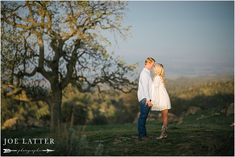 0048 Engagement photographer wedding pretty flowers