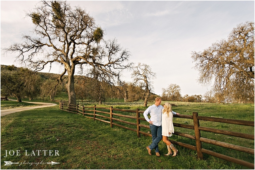 0049 Engagement photographer wedding pretty flowers